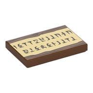 Tile 2 x 3 with Tan Scroll, Black Hylian Script Print em Marrom avermelhado