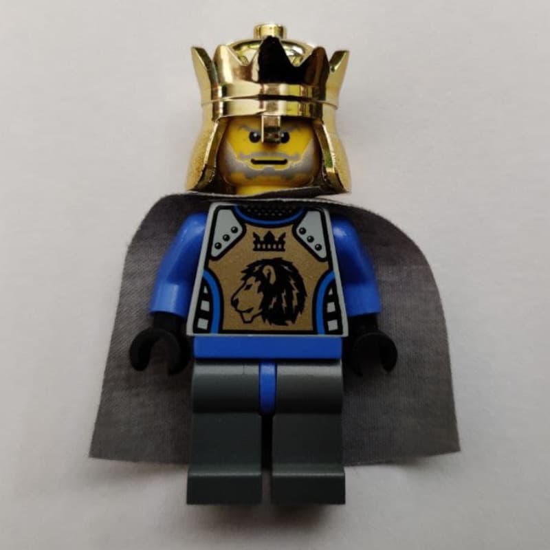 King Mathias, Gold Armor, Light Bluish Gray Cape, Gold Crown