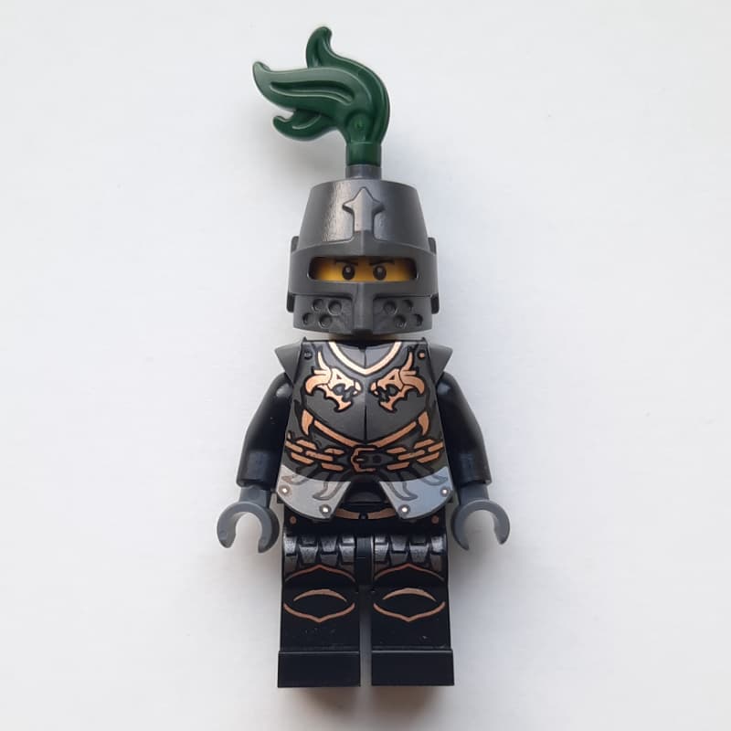 Dragon Knight, Black, Armor, Helmet with Dark Green Plume (Pearl Titanium)